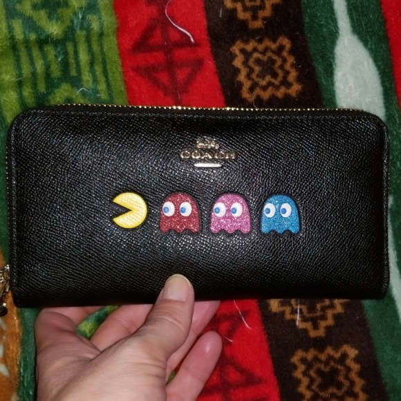 Coach Handbags - Coach accordion wallet